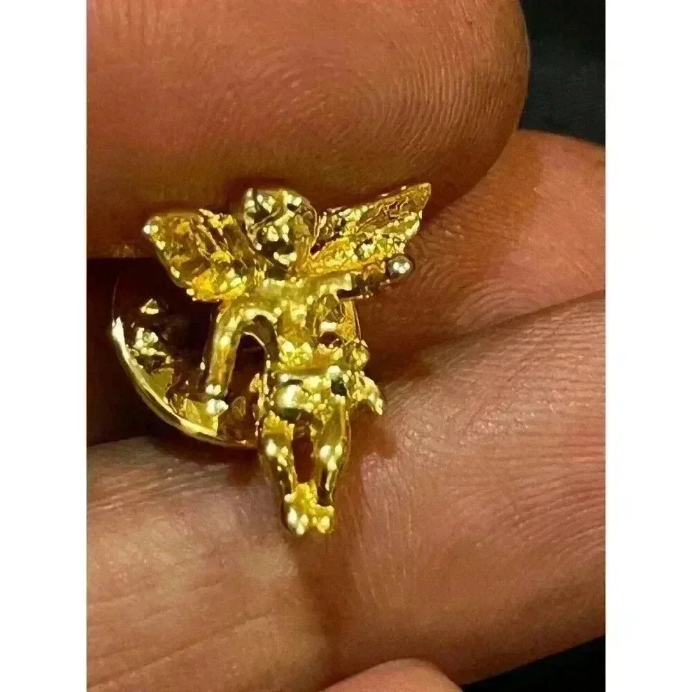 Vintage Heavenly Angel Gold Tone Enamel Lapel‎ Pin (GW6)